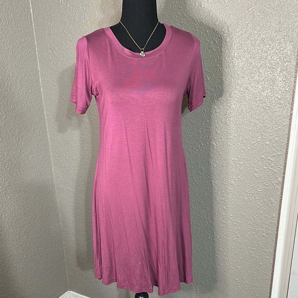NWT HUSTLE & HEART‎ APPAREL Short Sleeve Dress in mauve